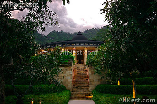 Amanjiwo resort 10